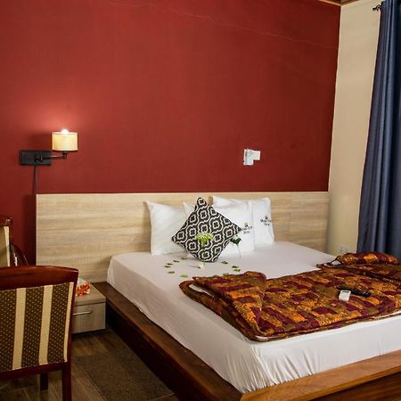 Grand Star Hotel North Legon Экстерьер фото