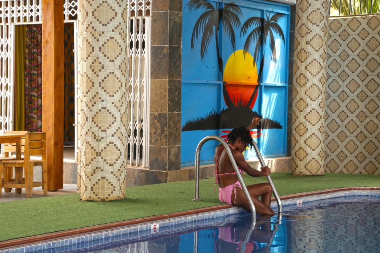 Grand Star Hotel North Legon Экстерьер фото