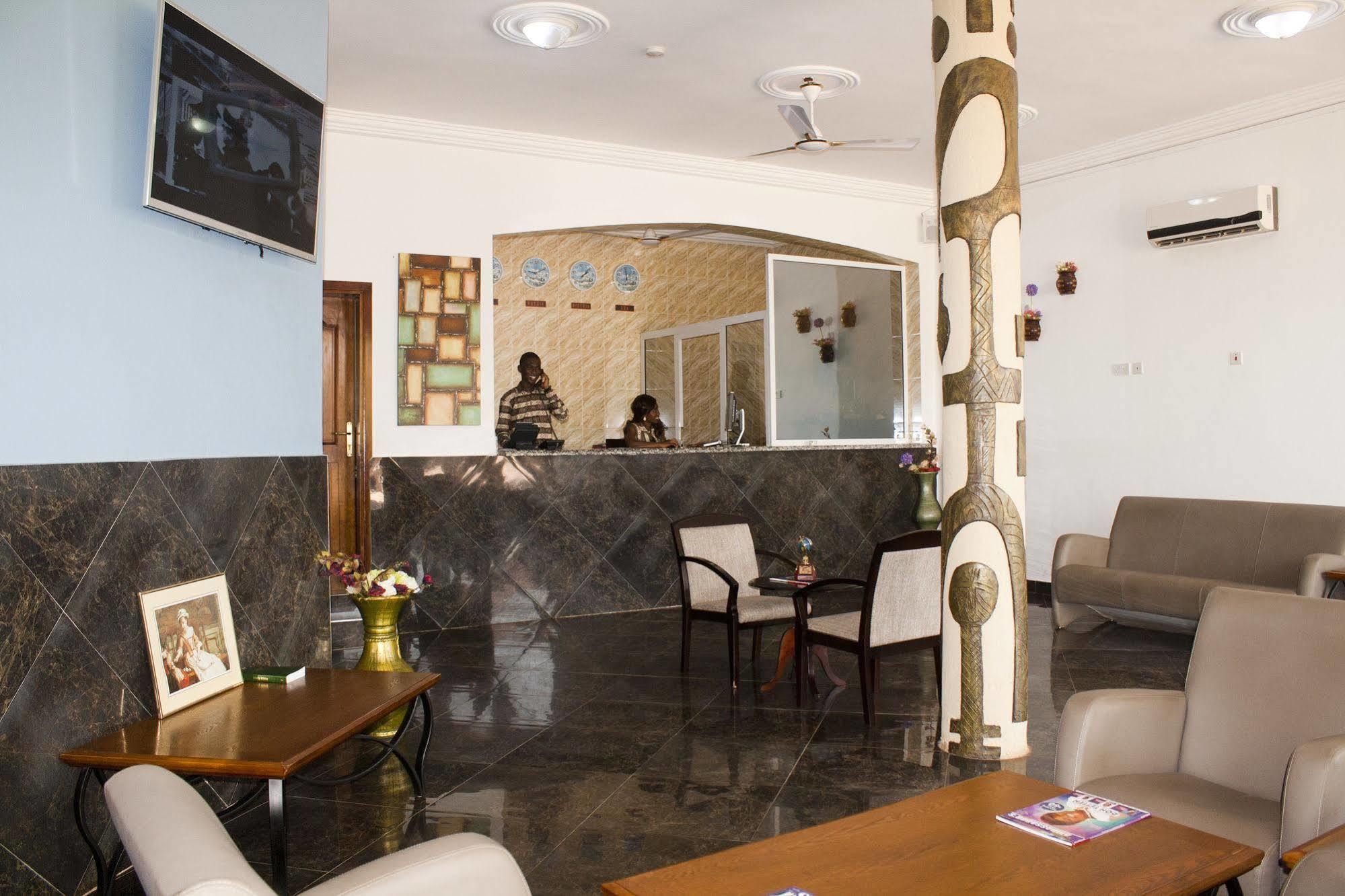 Grand Star Hotel North Legon Экстерьер фото