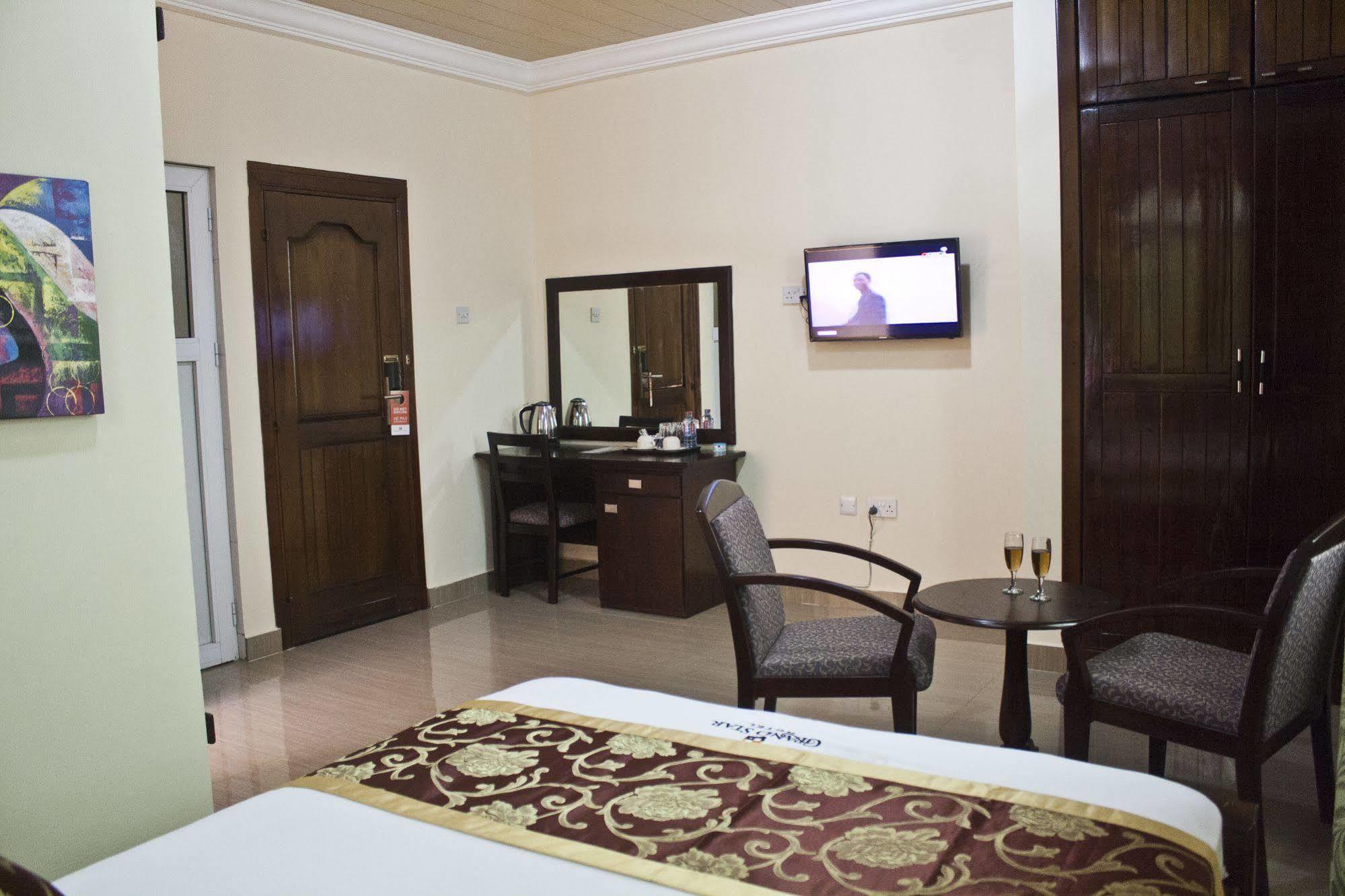 Grand Star Hotel North Legon Экстерьер фото